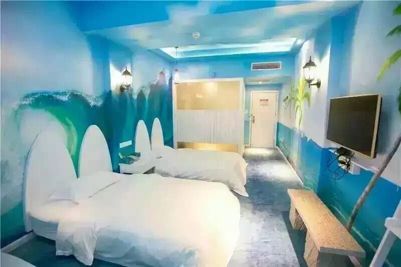 選擇個(gè)體戶還是墻繪公司做墻繪好？